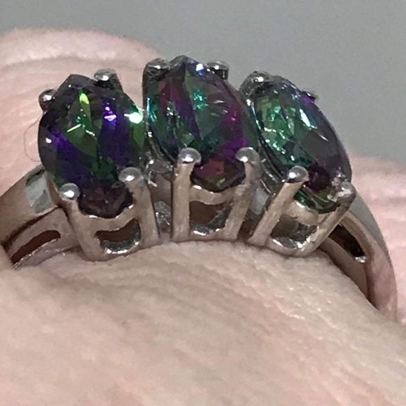 🍒NWT! Northern Lights Mystic Topaz Trilogy Ring - Picture 2 of 7